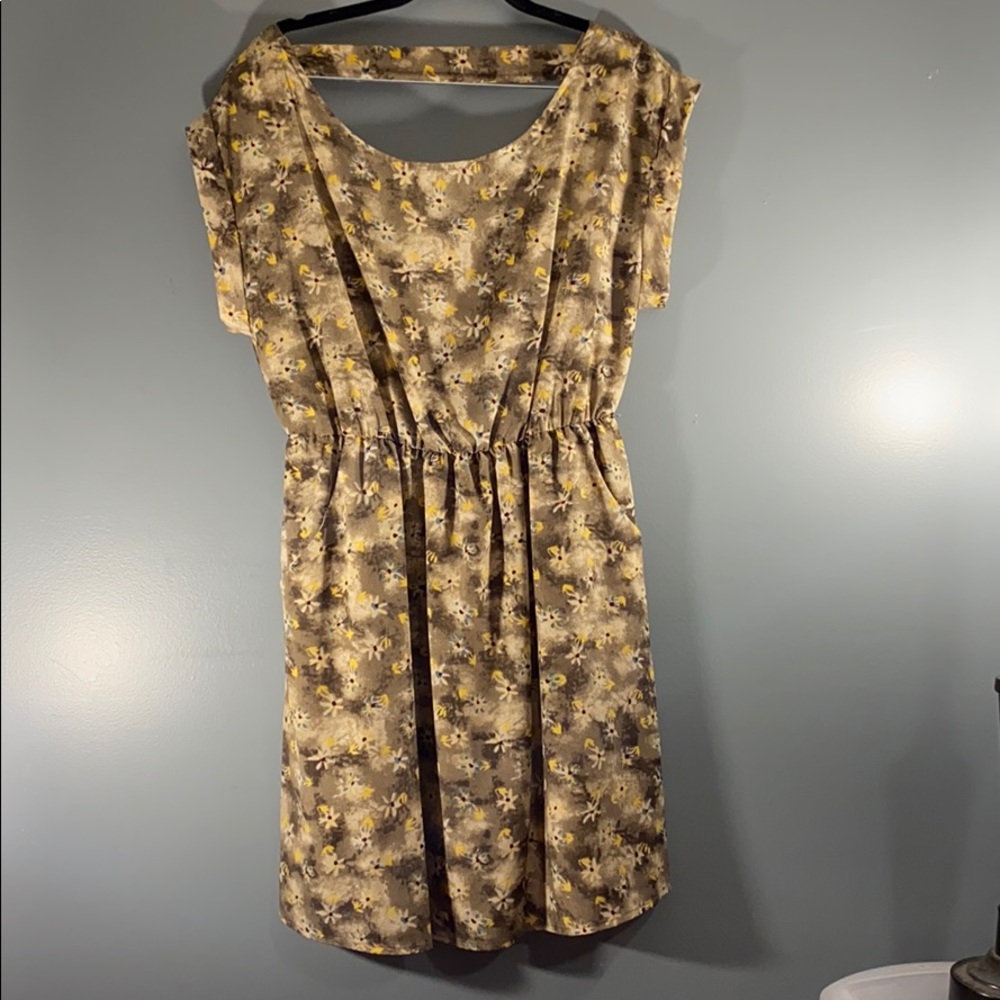 Short sleeve flower dress